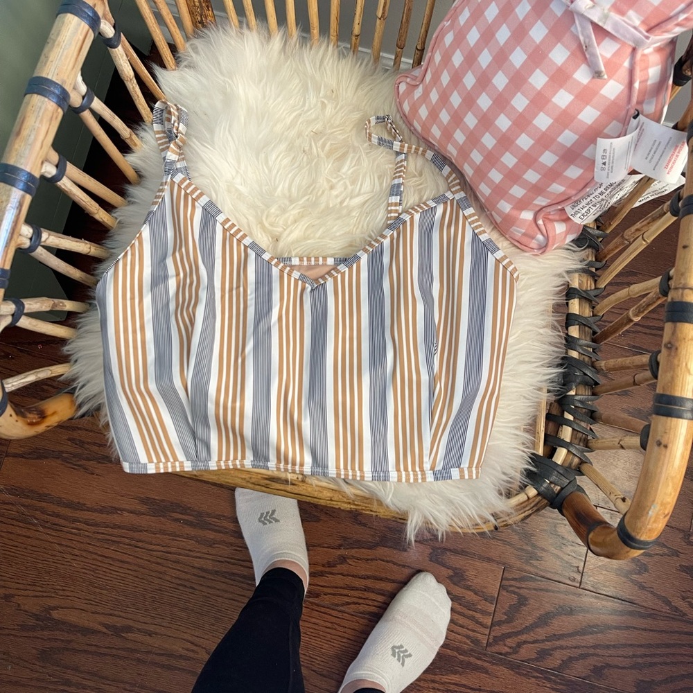 Kortni Jeane V’D Crop